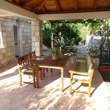 Azure - One Bedroom Mirta